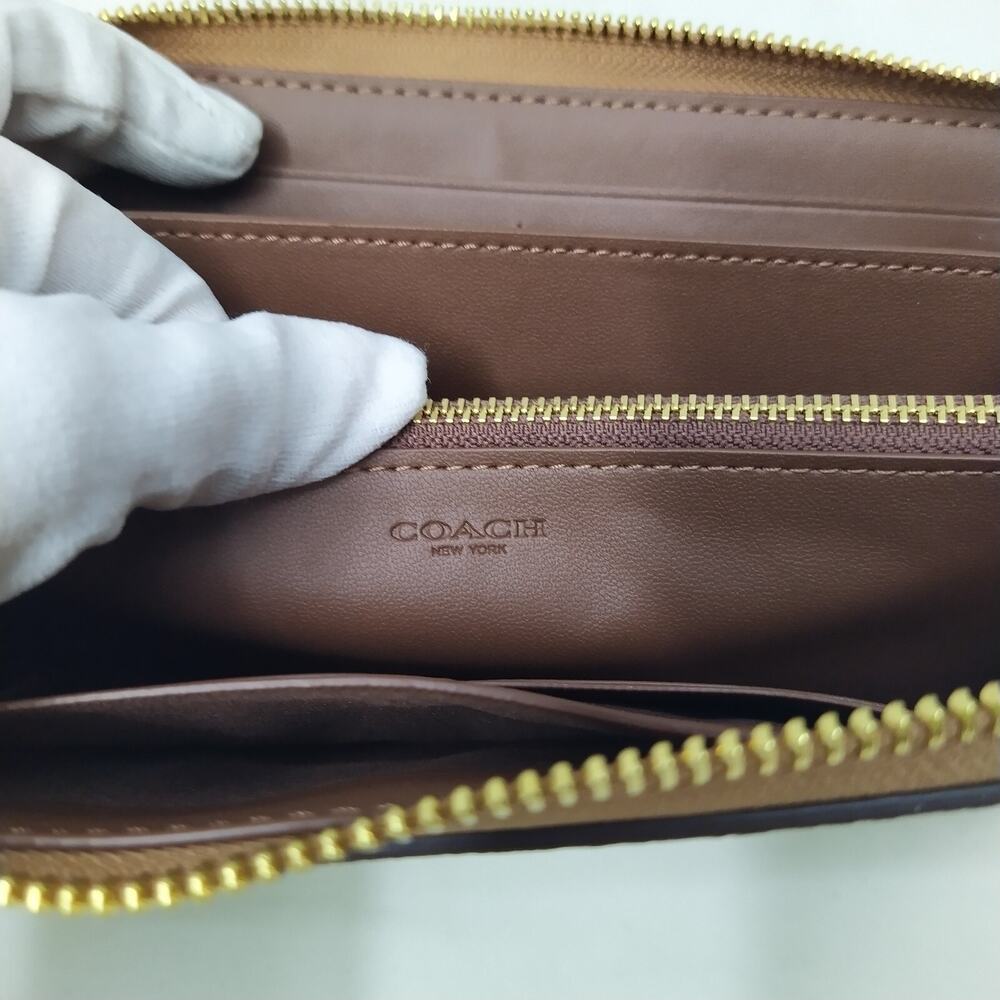 Coach Signature Khaki Saddle Leather Zip Around Credit Card Wallet - NWT $298 - Picture 12 of 16